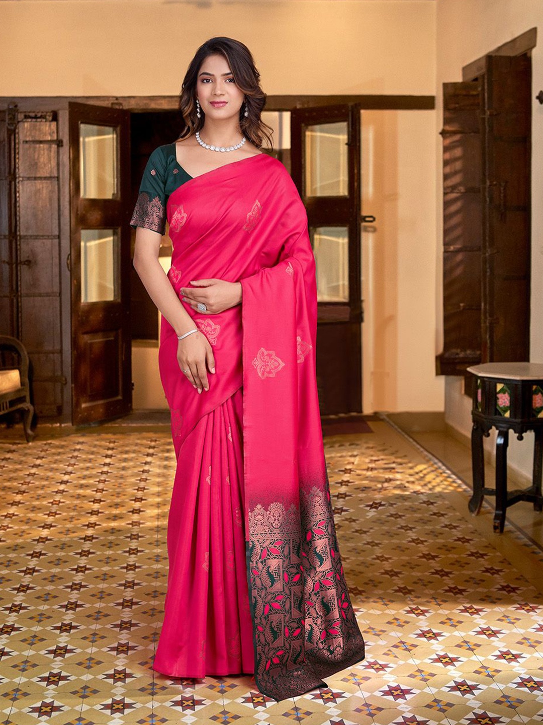 

STYLEELITE Woven Design Zari Pure Silk Saree, Pink