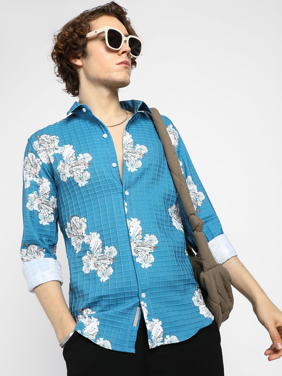 

Campus Sutra Men Comfort Fit Spread Collar Floral Printed Hibiscus-Waffle Casual Shirt, Blue