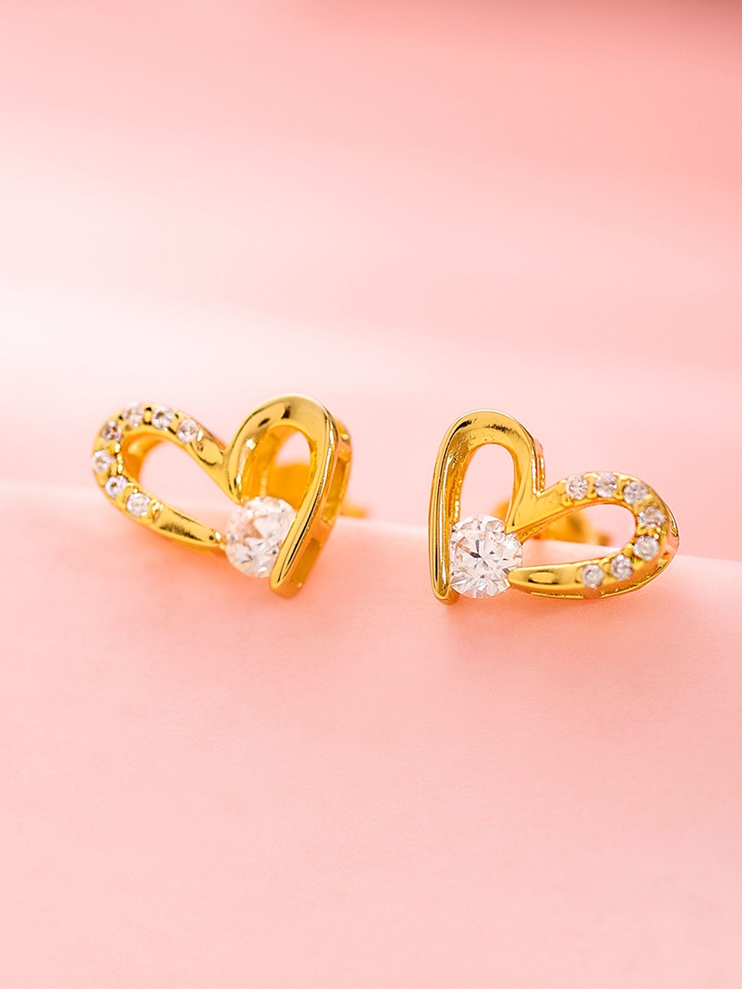 

DIAVO Contemporary Studs Earrings, Gold