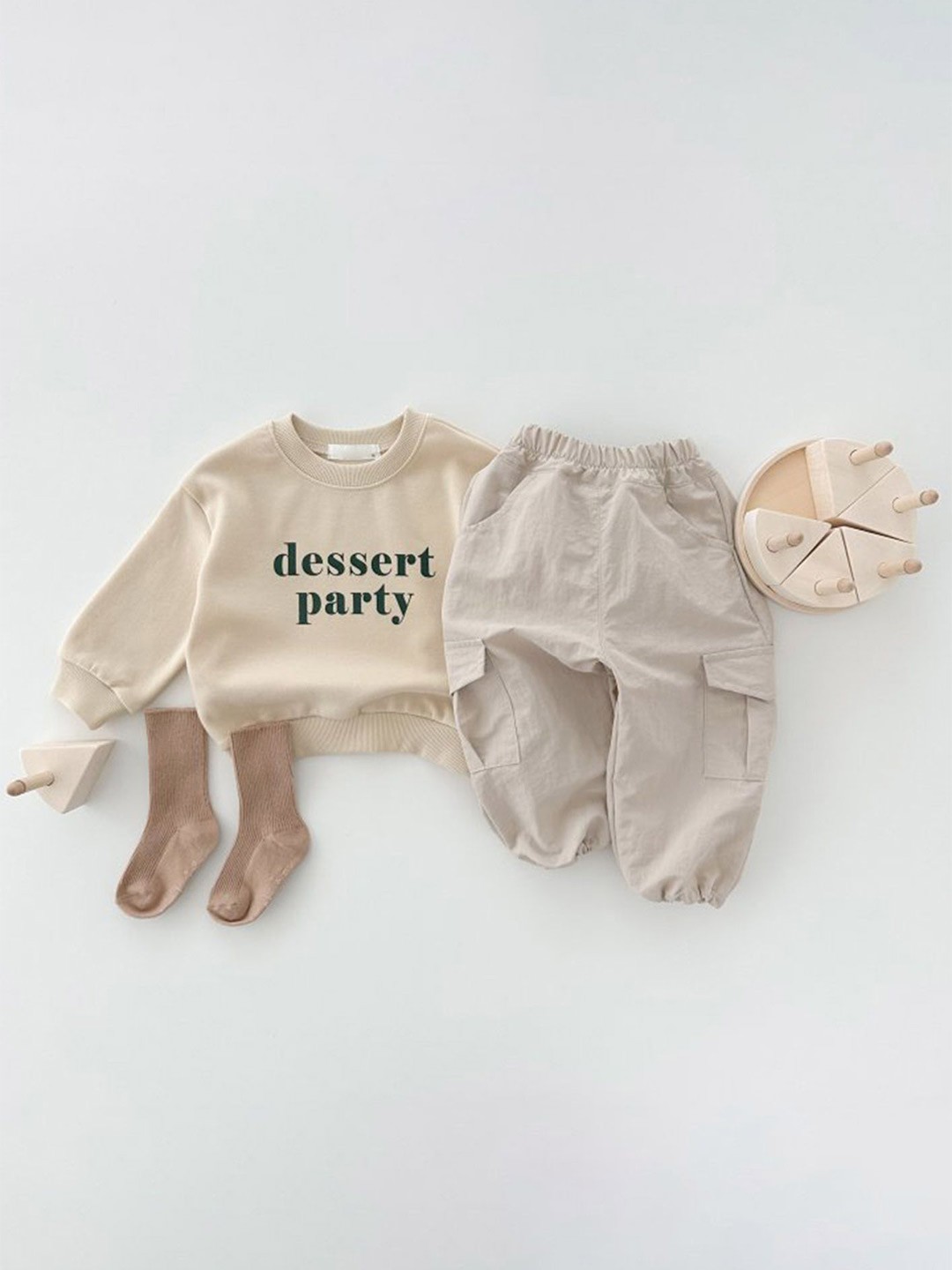 

LULU & SKY Girls Sweatshirt, Beige