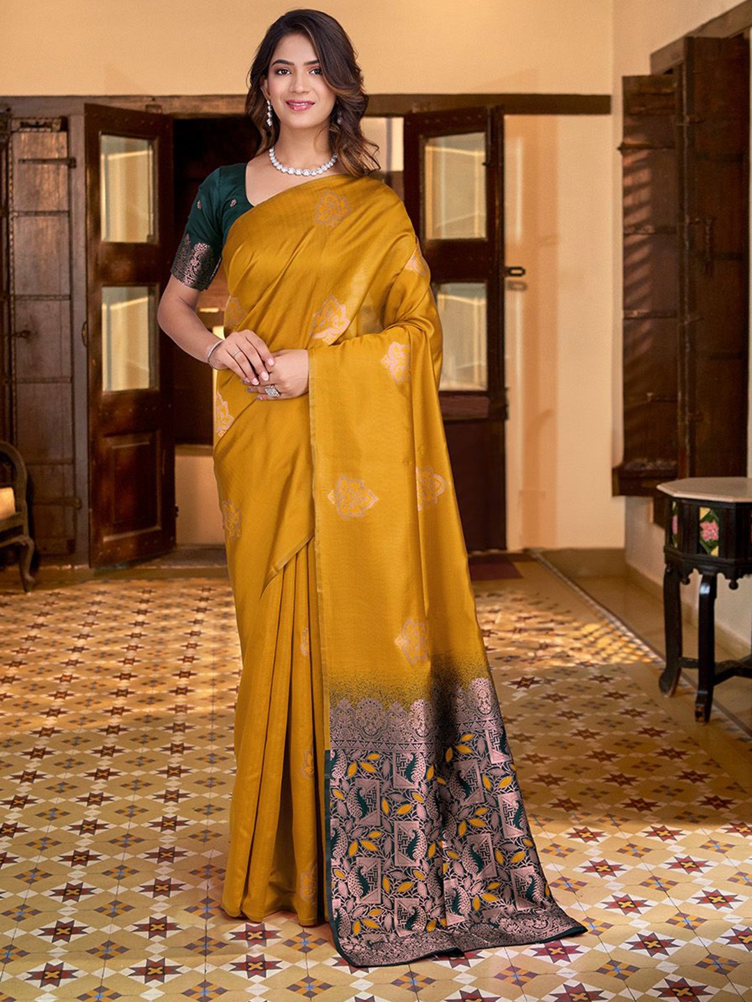 

zinzraa Woven Design Zari Pure Silk Saree, Mustard