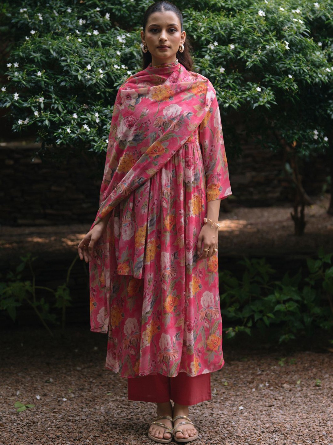 

anayna Women Floral Printed Panelled Kurta with Trousers & With Dupatta, Peach