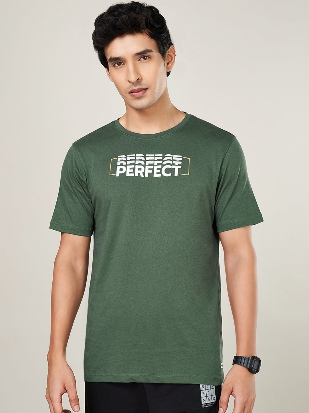 

Ajile by Pantaloons Men Typography Printed Applique Slim Fit T-shirt, Green