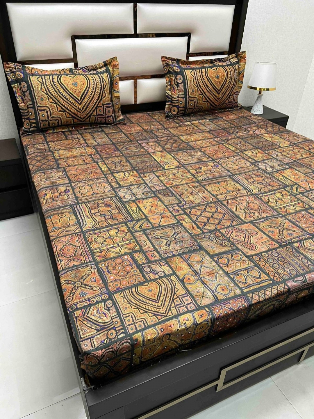 

Pure Decor Majestic Blue Printed 240 TC Pure Cotton King Bedsheet Set 2.76 m x 2.76 m