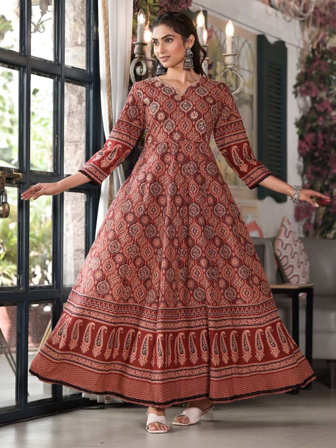 

Meena Bazaar Women Ethnic Motifs Printed Cotton Maxi Dress, Maroon