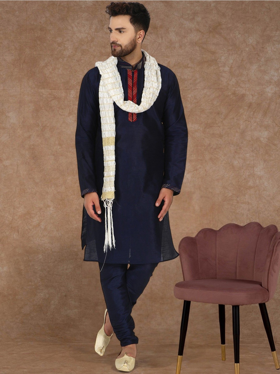 

SKAVIJ Men Ethnic Motifs Embroidered Regular Thread Work Kurta with Churidar & With Dupatta, Blue