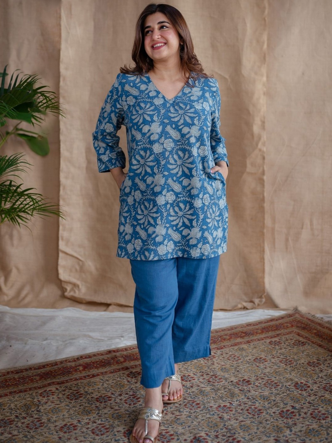 

THE INDIAN ETHNIC CO Floral Print Cotton Top, Blue