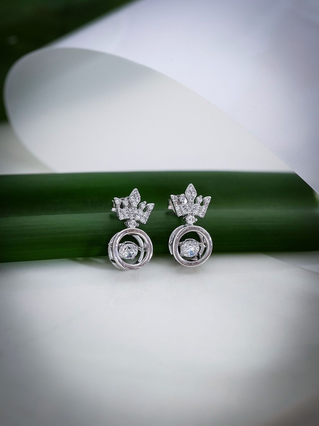 

DIAVO Contemporary Studs Earrings, Silver