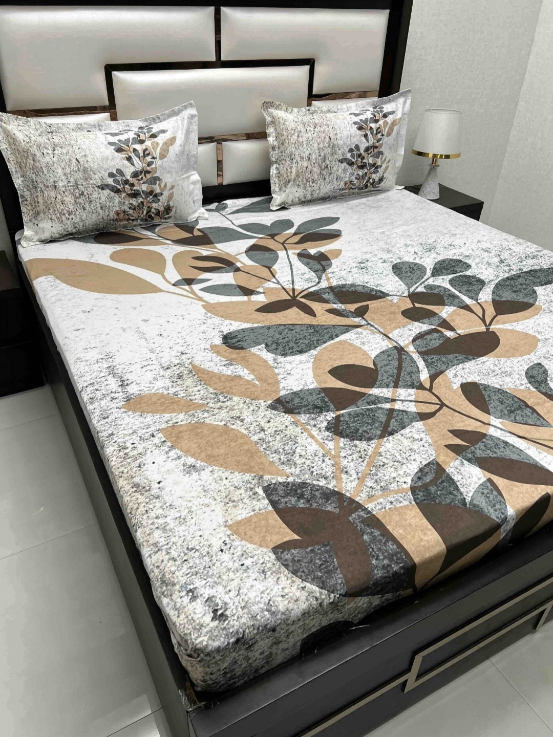 

Pure Decor Cotton King Size Double Bedsheet With 2 Pillow Covers 2.74m X 2.74m, White
