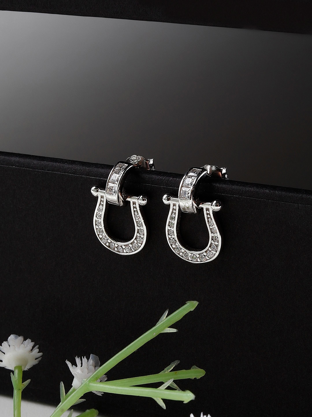 

DIAVO Contemporary Studs Earrings, Silver