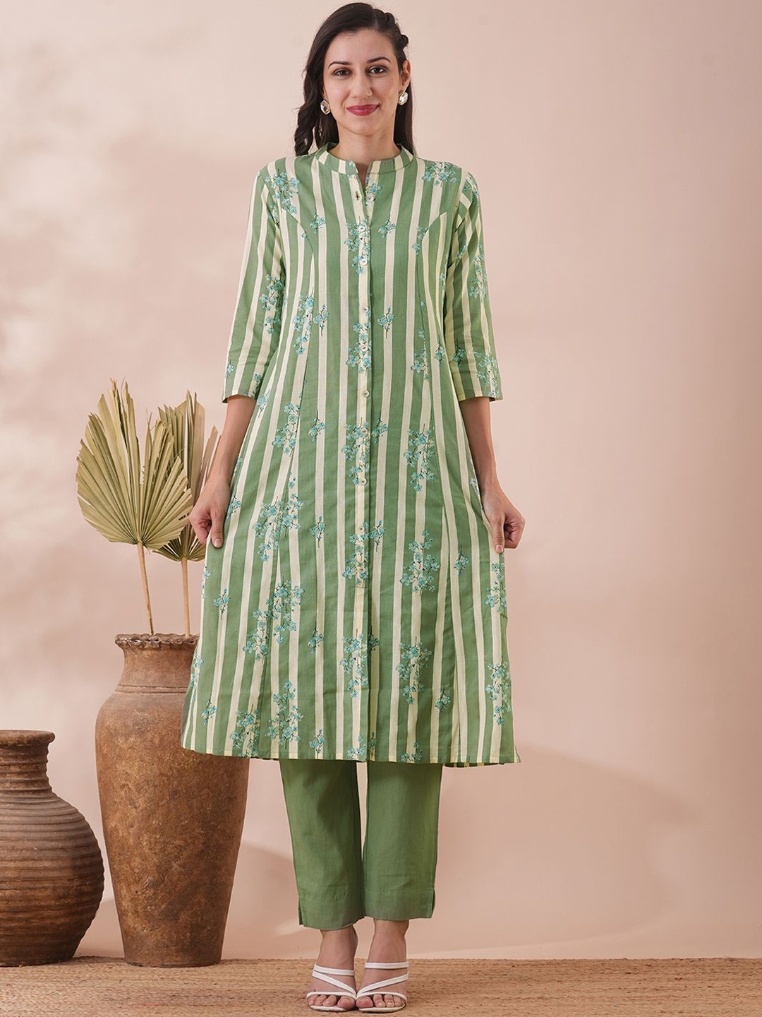 

FASHOR Women Floral Printed Regular Pure Cotton Kurta with Trousers, Green