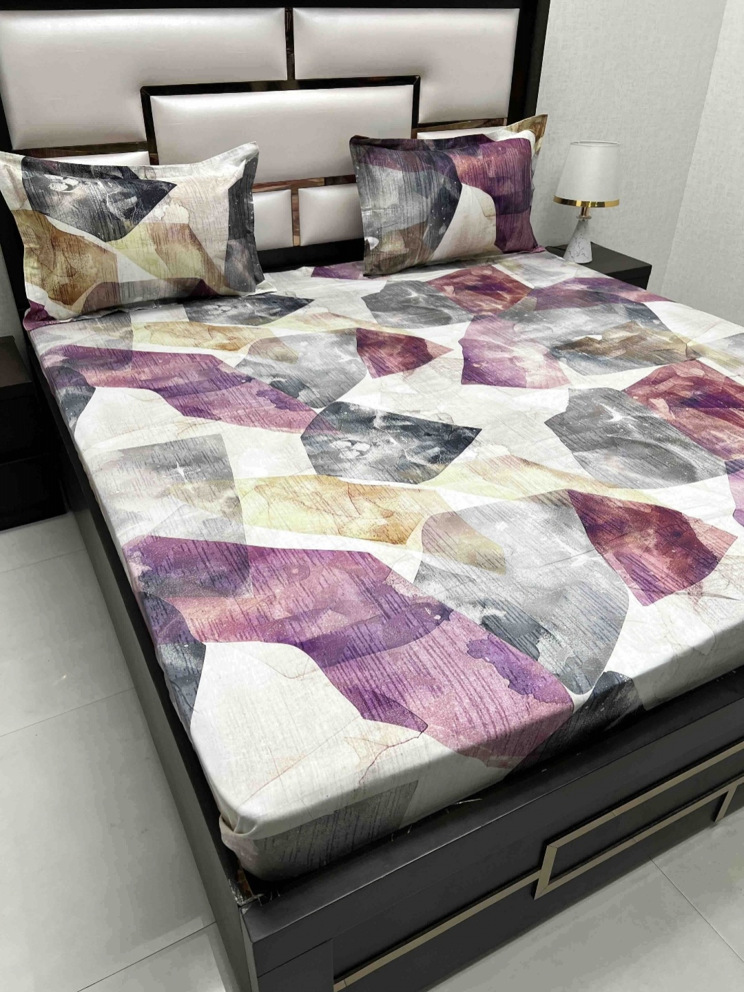 

Pure Decor Majestic Purple Geometric 350 TC Pure Cotton King Bedsheet Set 2.72 m x 2.78 m