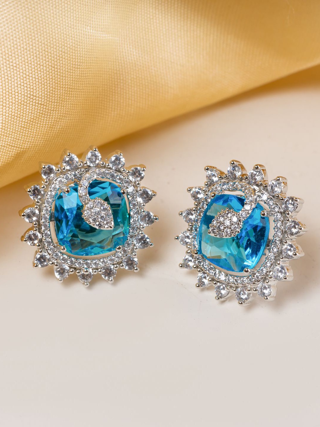 

PUTSTYLE Contemporary Studs Earrings, Blue