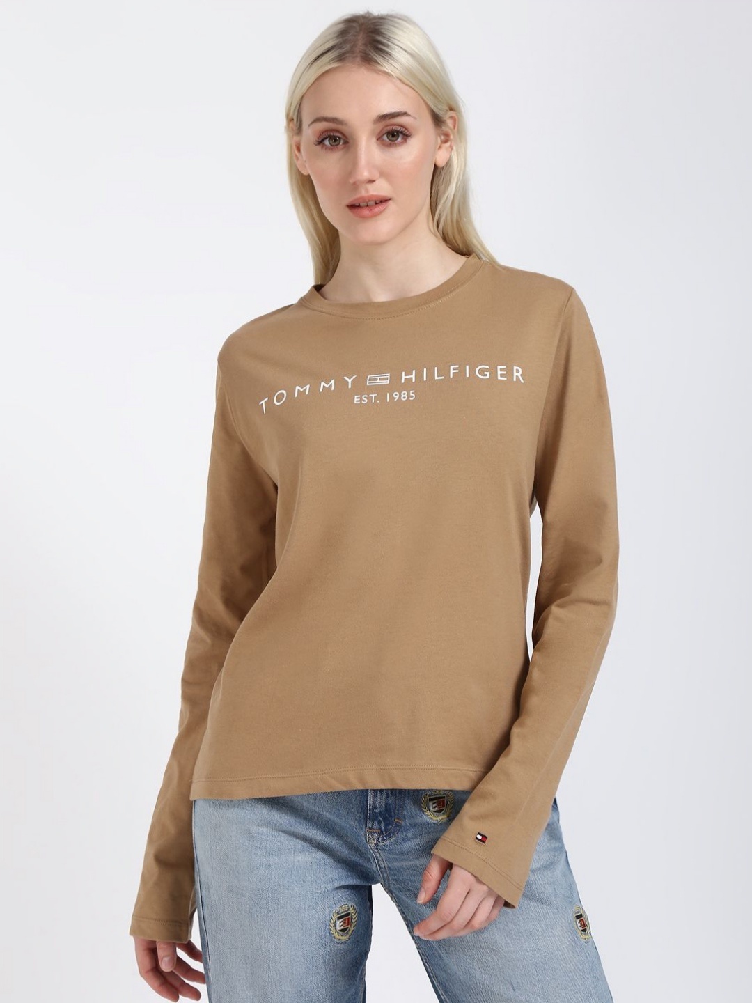

Tommy Hilfiger Women Typography Pockets T-shirt, Beige