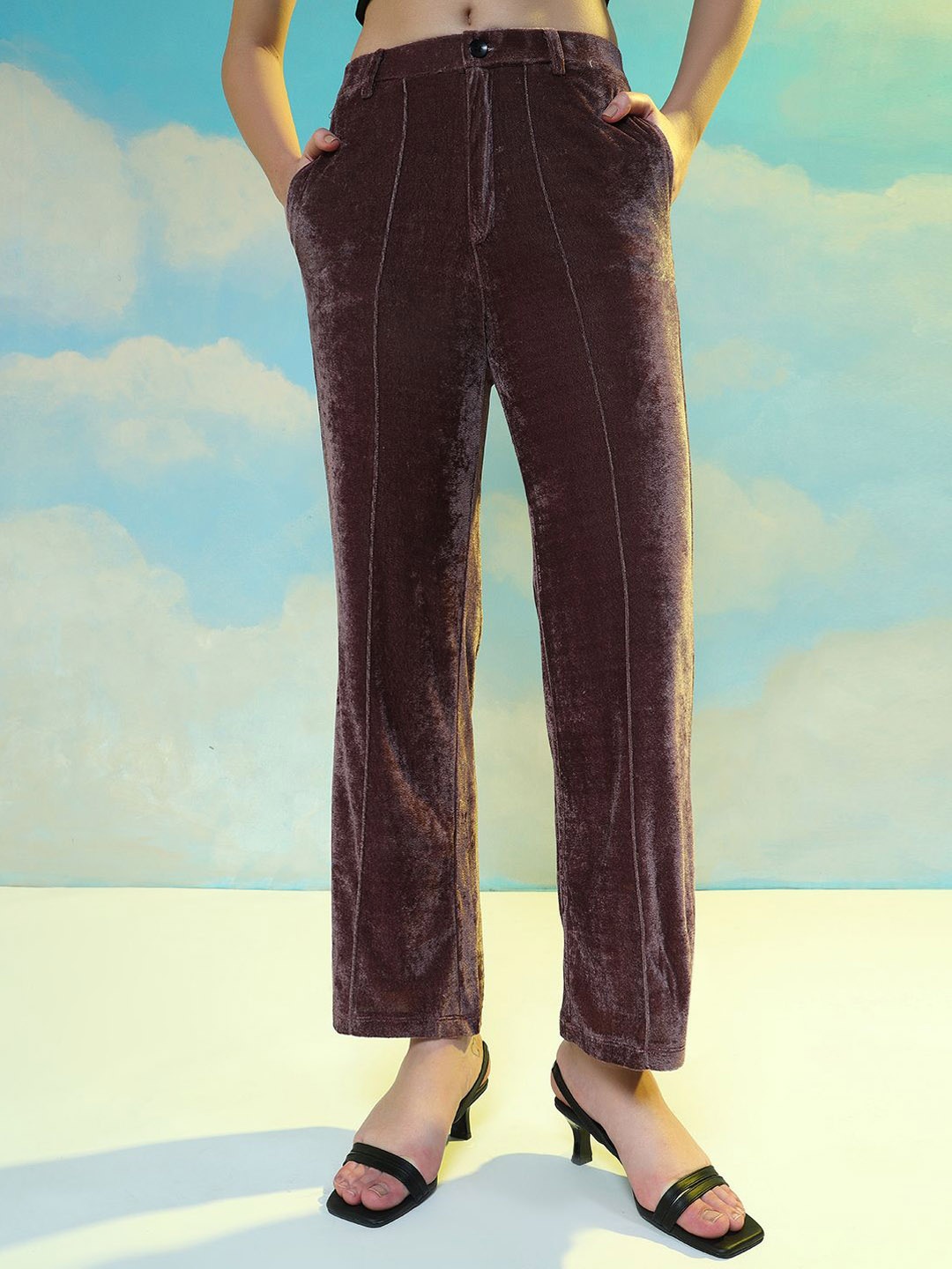 

BAESD Women Original Mid-Rise Regular Trousers, Brown
