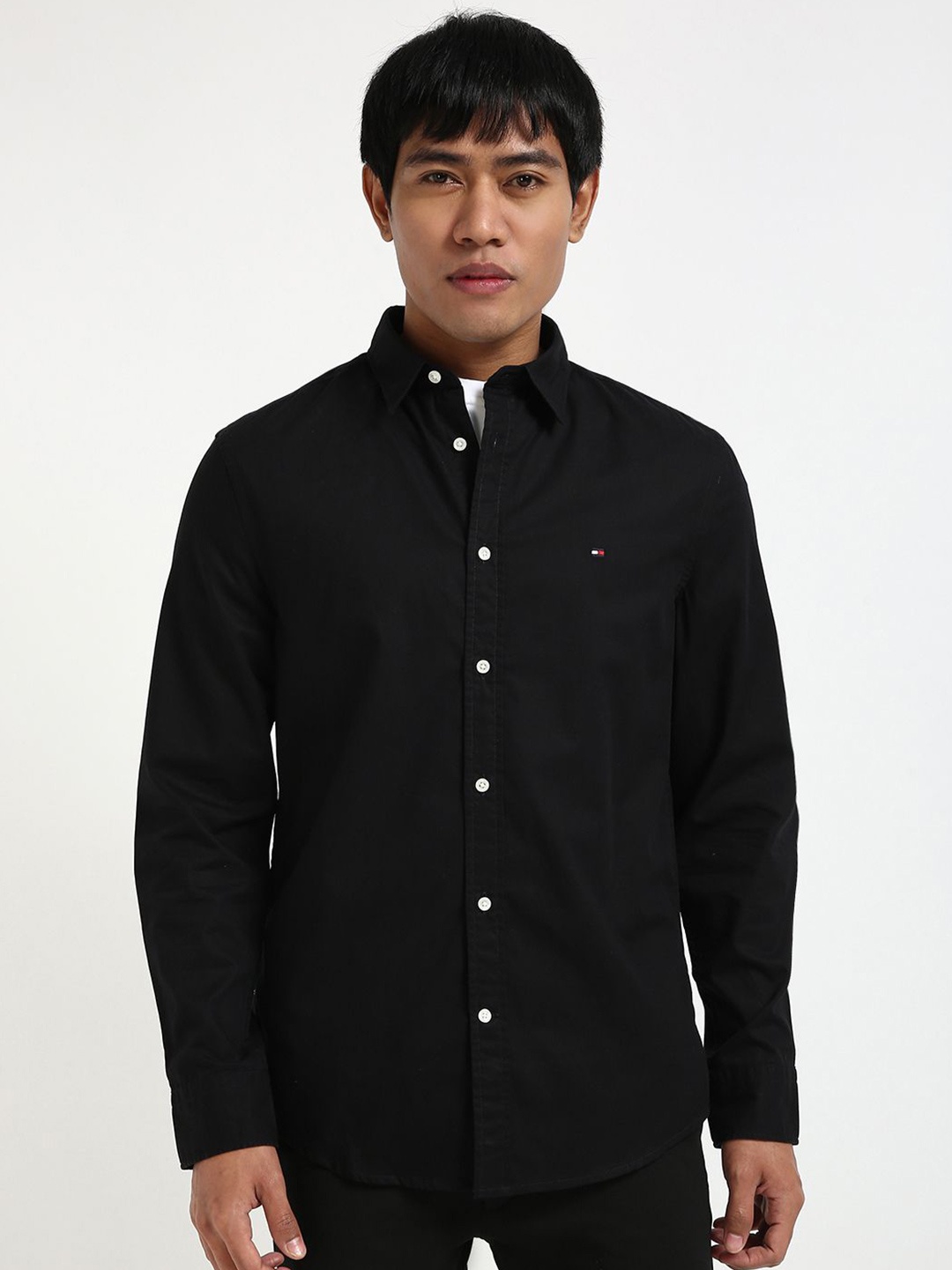 

Tommy Hilfiger Men Slim Fit Opaque Casual Shirt, Black