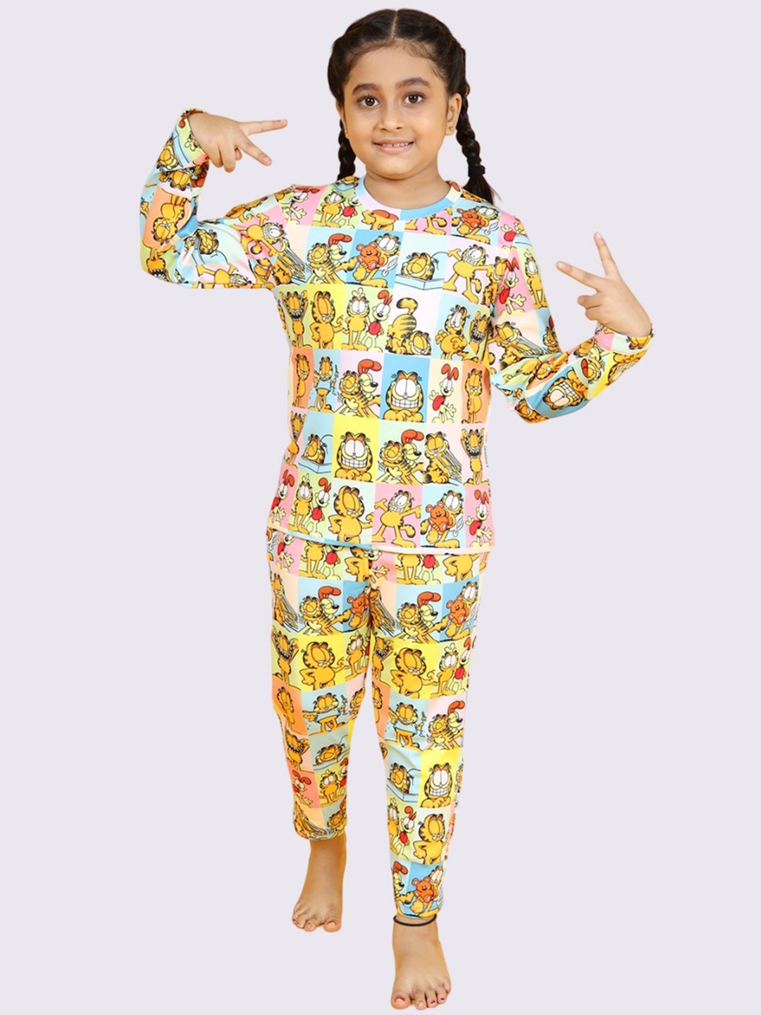 

YK X Minute Mirth Girls Printed Night suit, Multi