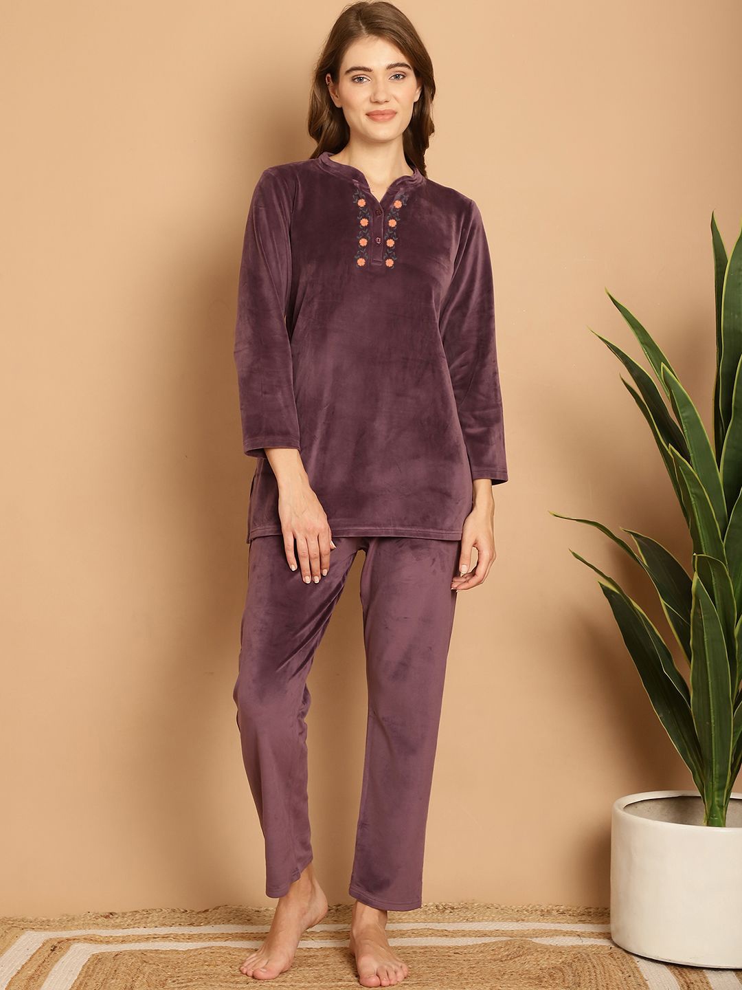 

Aerowarm Women Printed Night suit, Purple