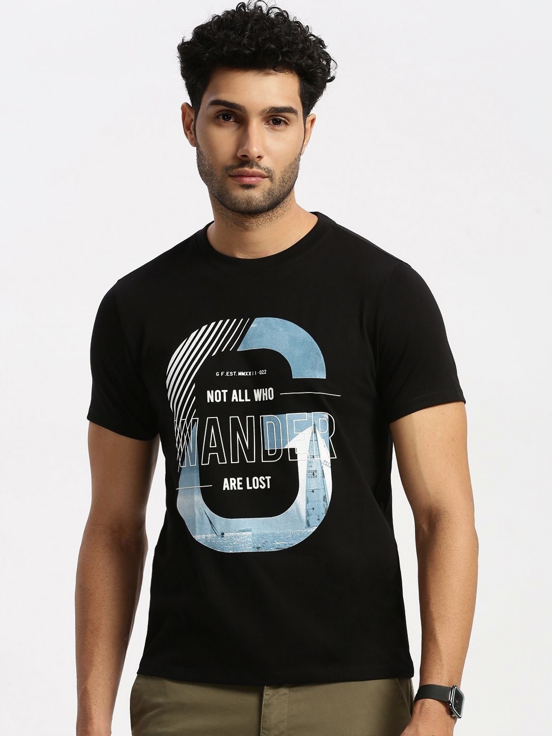 

Grit and Flair Men Printed Monochrome Slim Fit T-shirt, Black