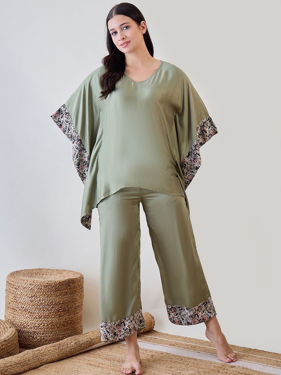 

The Kaftan Company Women V-Neck Kaftan Night suit, Green