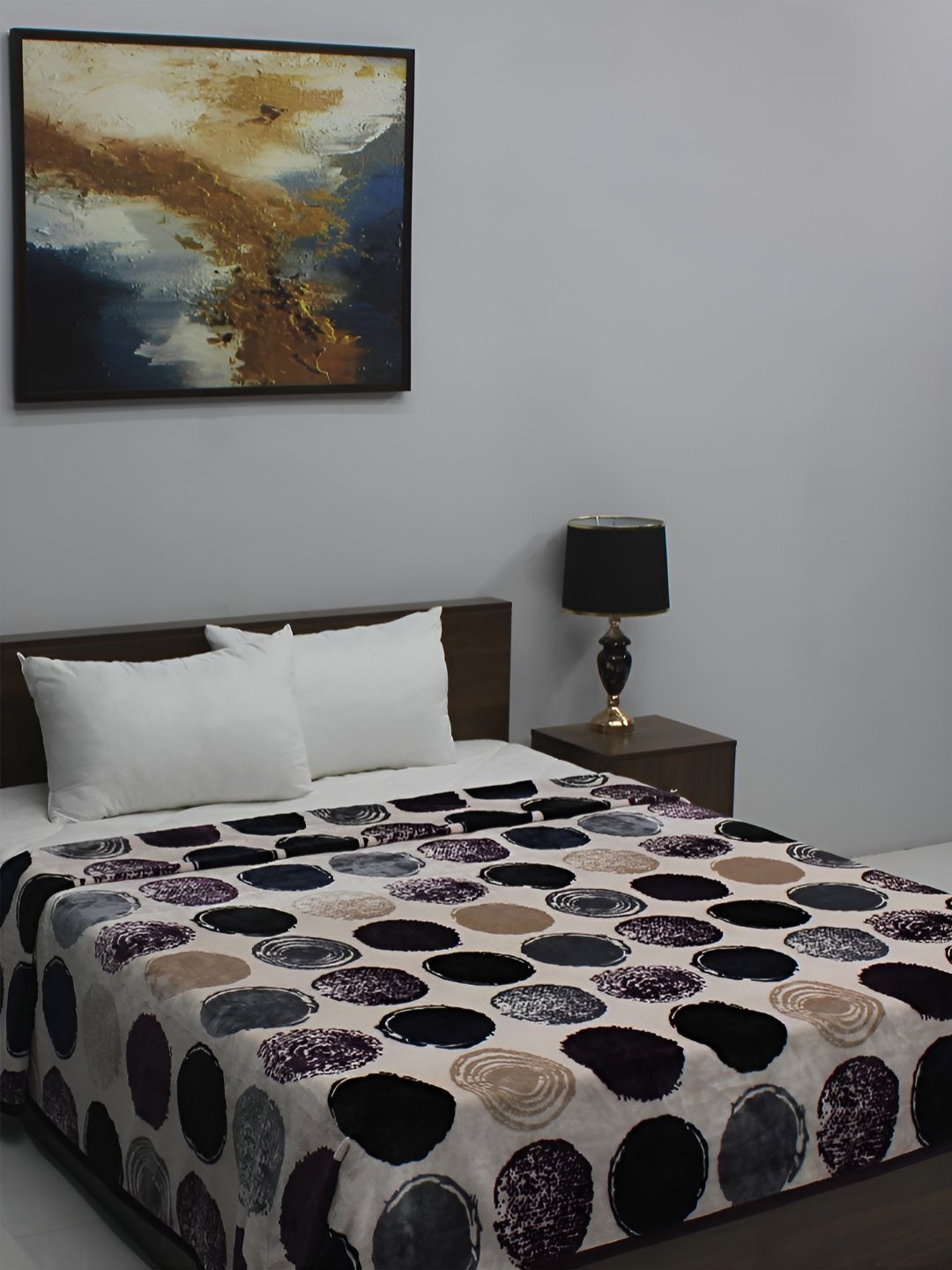 

Steve & Anderson Cream-Coloured Geometric Printed Mild Winter 350 GSM Double Bed Blanket