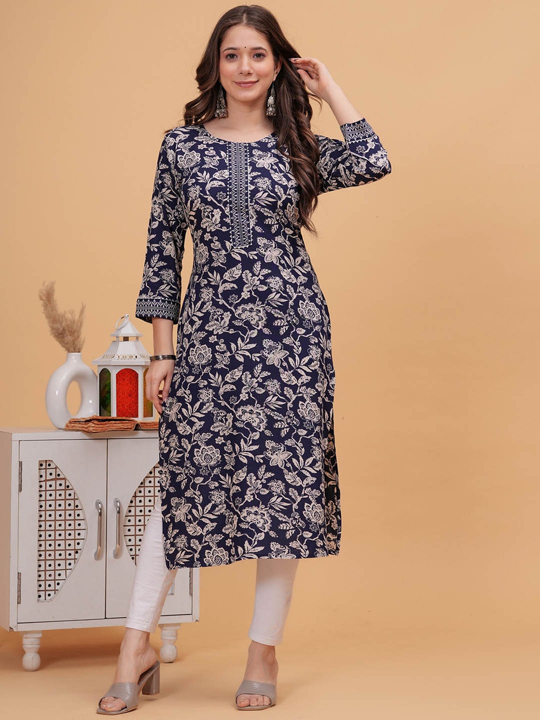 

KALINI Women Printed Gotta Patti Floral Kurta, Blue
