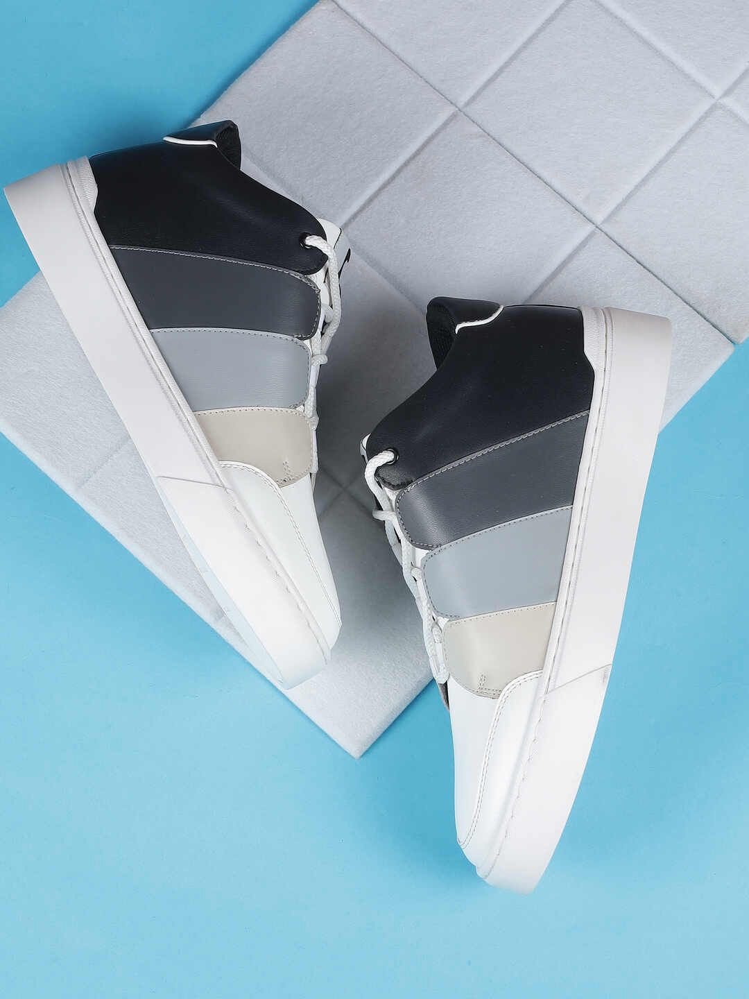 

Mochi Men Sneakers, White