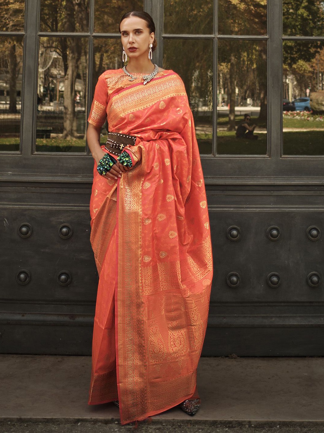 

elora Woven Design Zari Silk Blend Saree, Orange