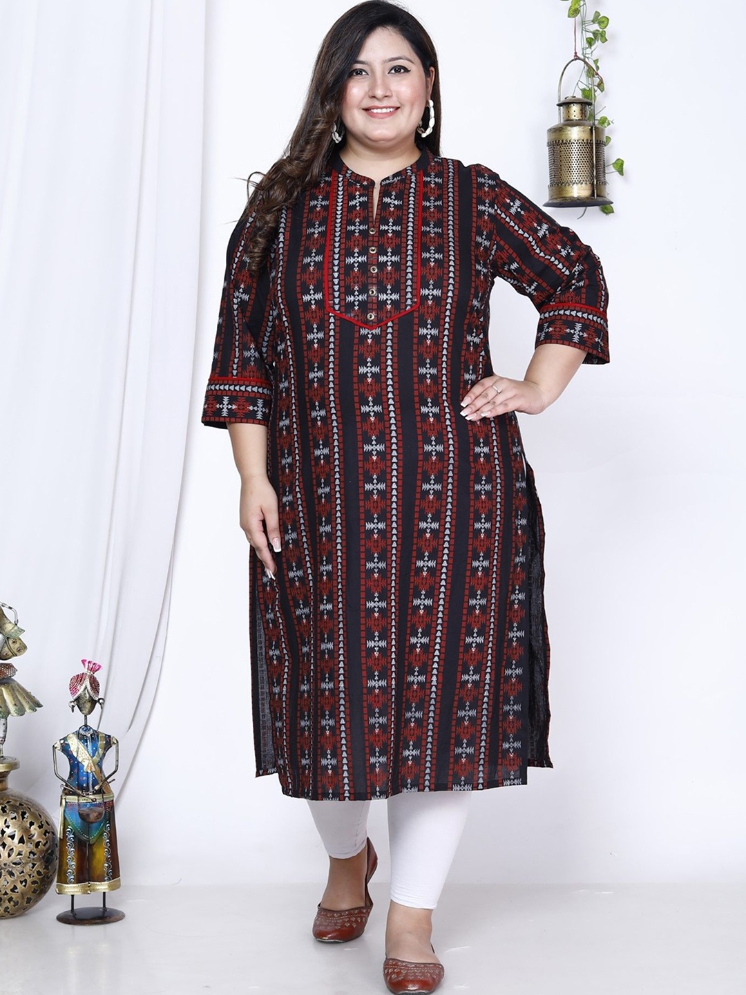 

Swasti Women Printed Floral Kurta, Black