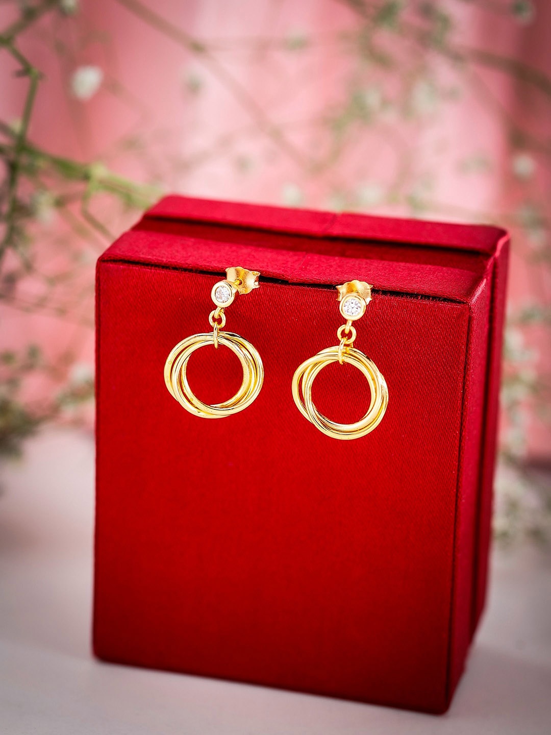 

DIAVO Contemporary Studs Earrings, Gold