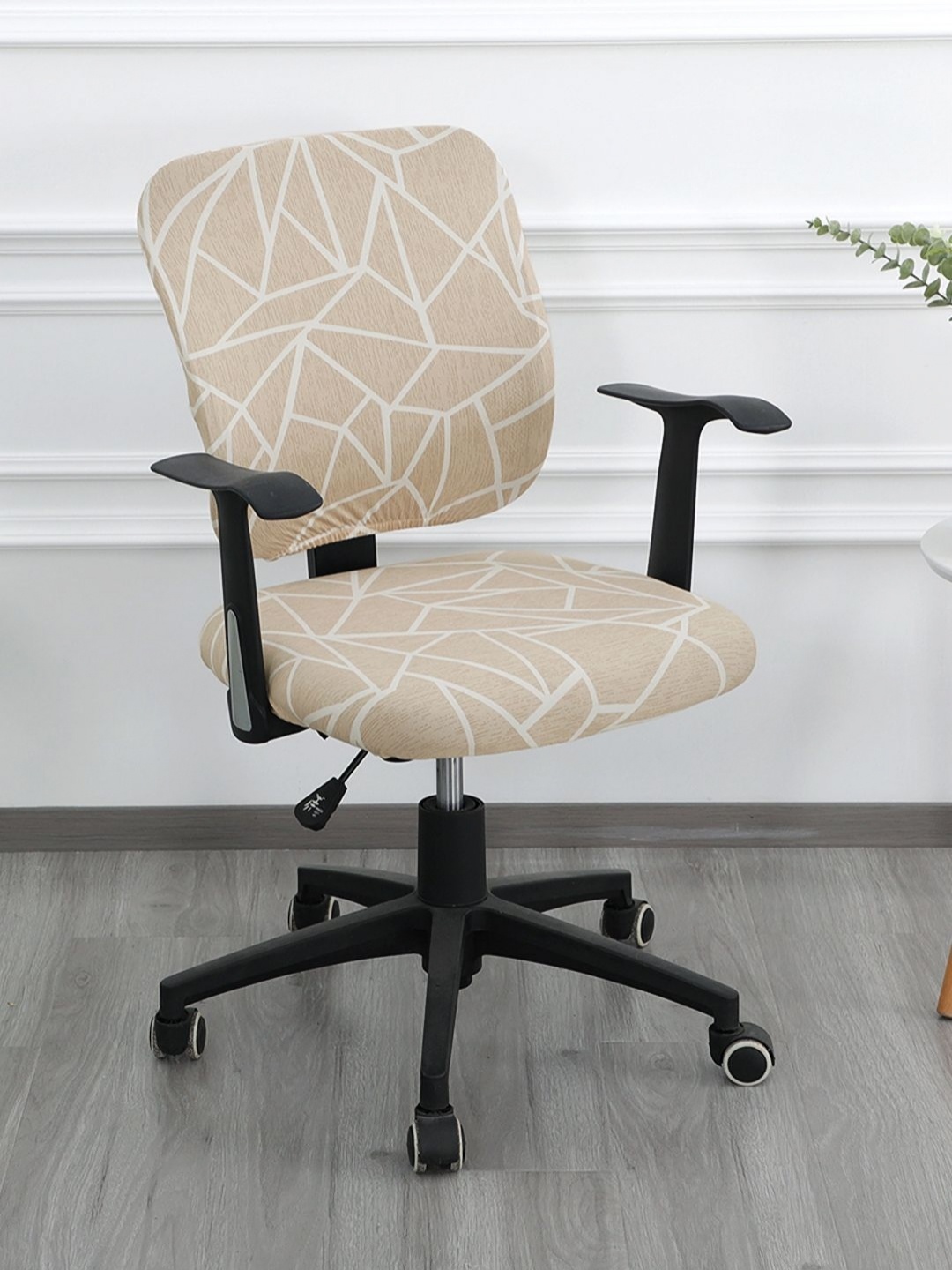 

HOKIPO Beige & White Abstract Printed Stretchable Chair Cover