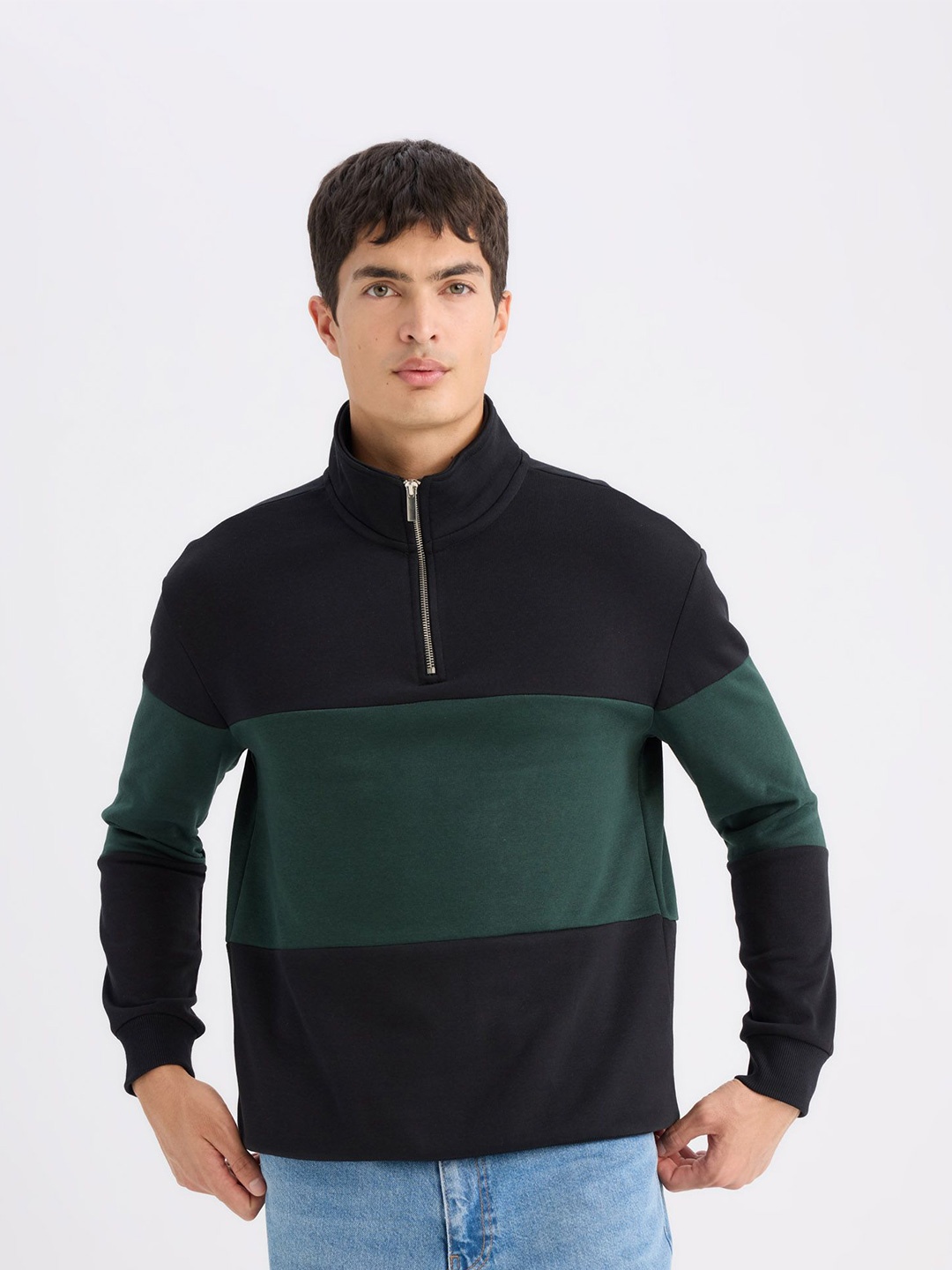 

DeFacto Men Colourblocked Pullover, Green