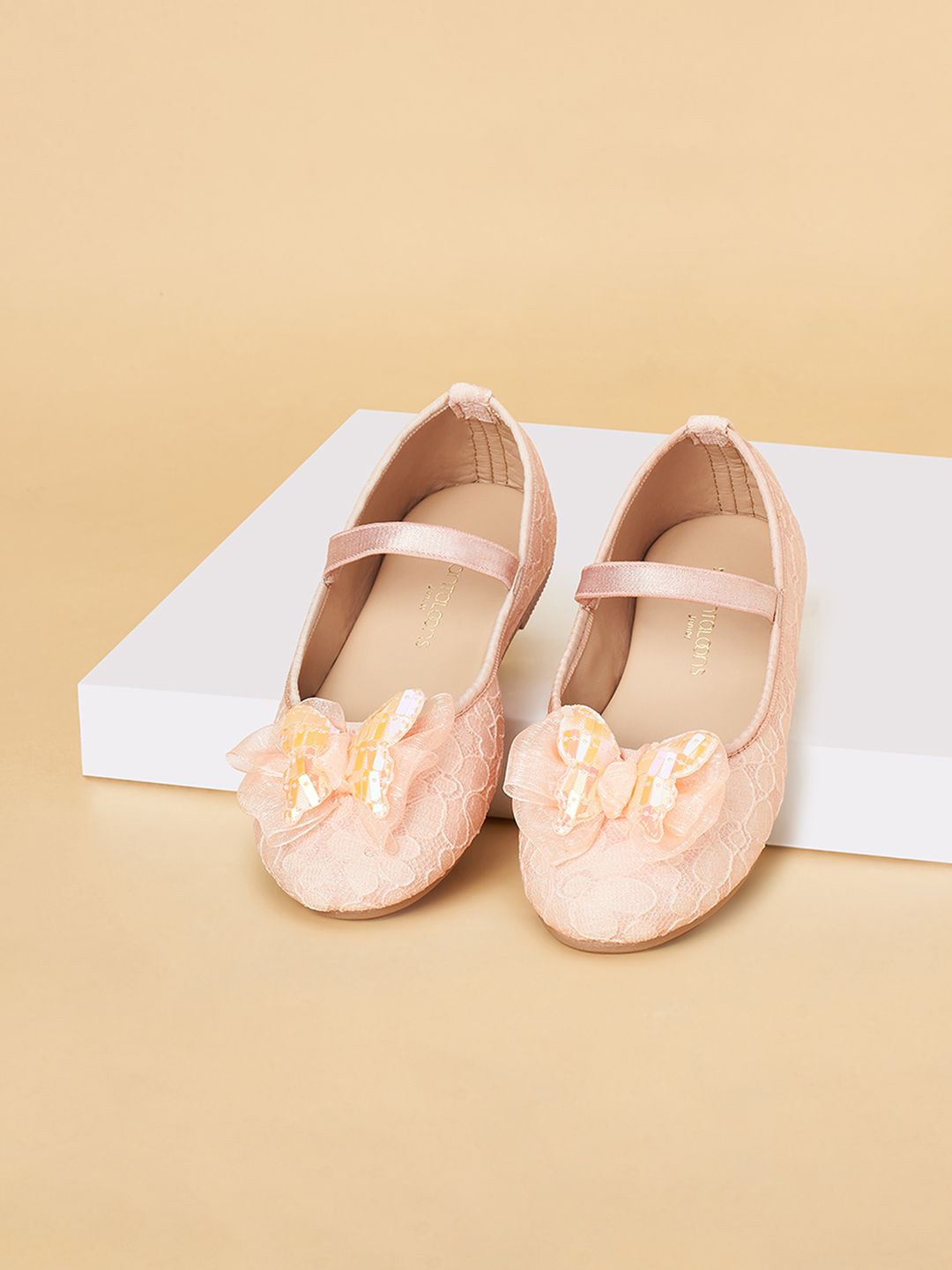 

Pantaloons Junior Girls Textured Ballerinas Flats, Peach