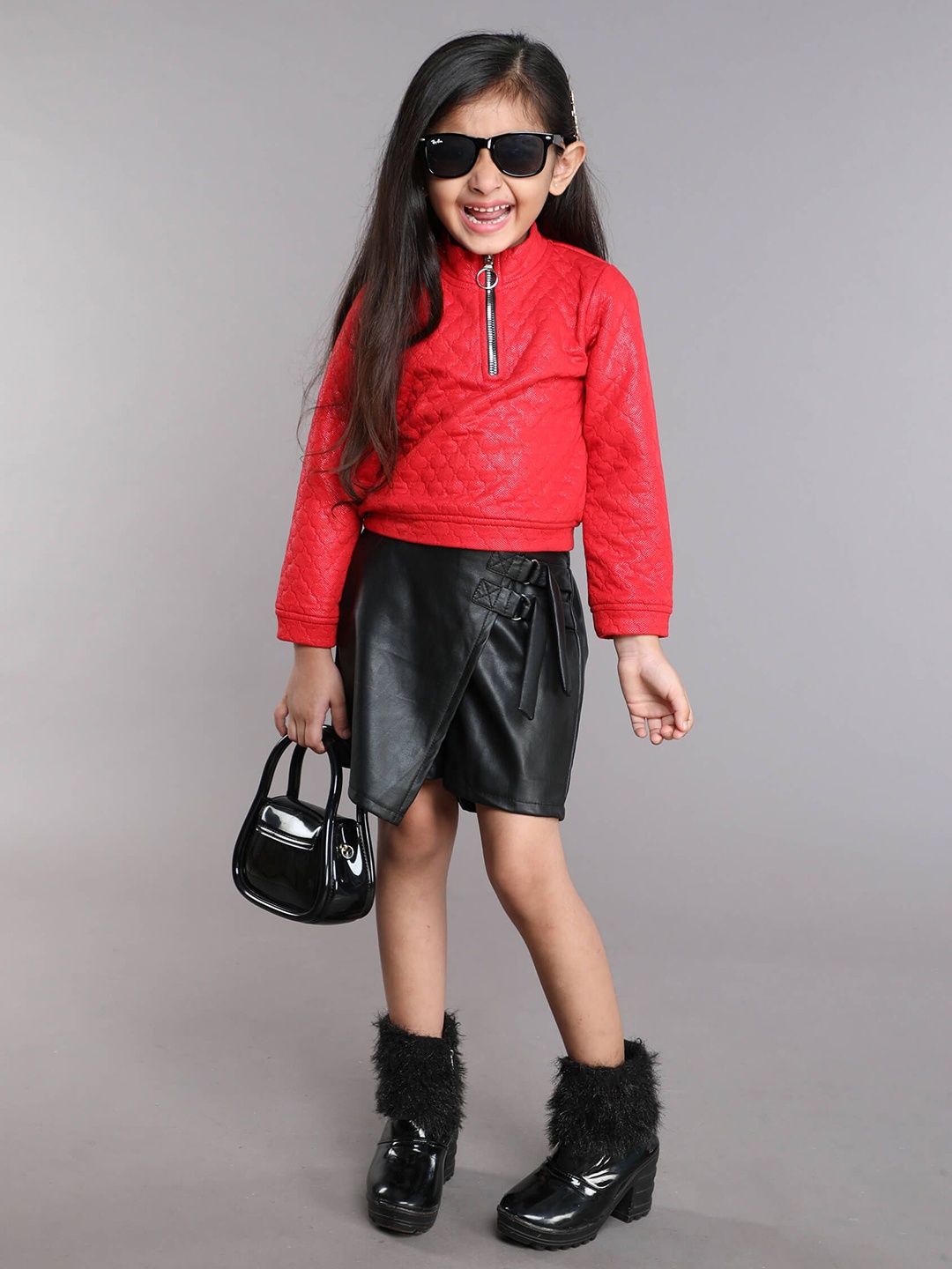 

taffykids Girls Shorts, Red