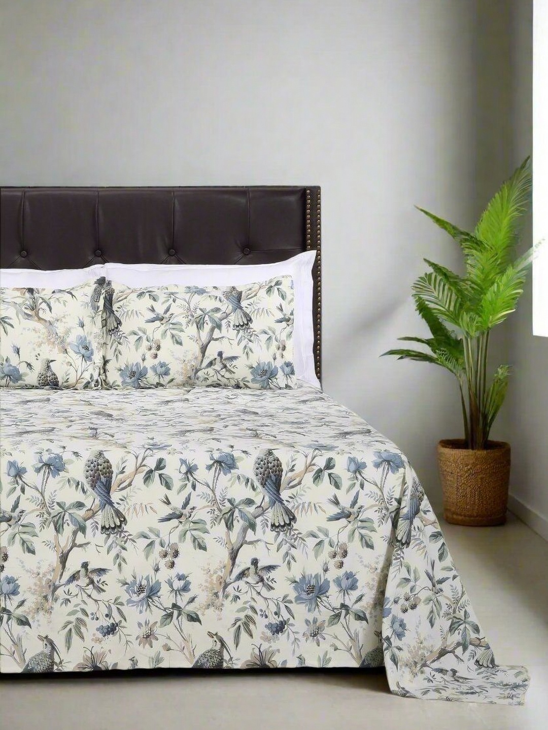 

SHAHENAZ Blue & White Floral Cotton 120 TC Queen Bedsheet Set-2.7 m X 2.7 m