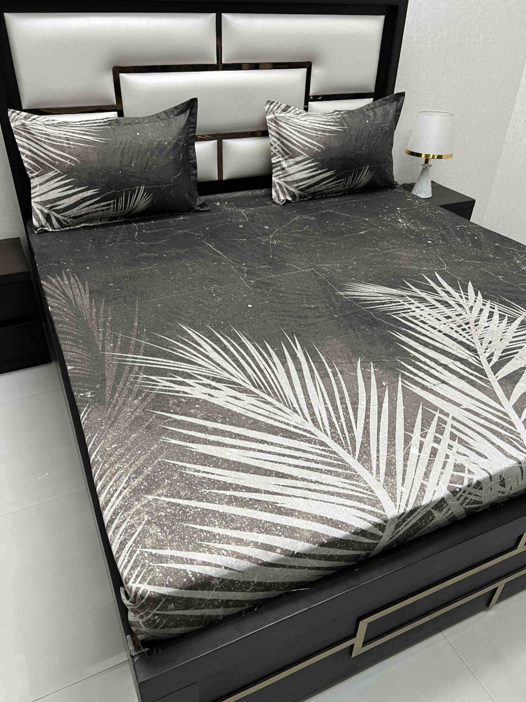 

Pure Decor Majestic Brown & White Floral Pure Cotton 300 TC King Bedsheet Set-2.73mx2.78 m