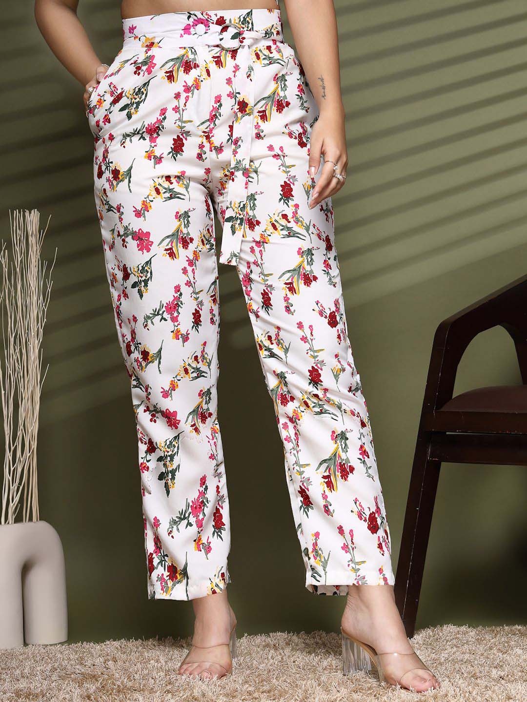 

Oomph! Women Relaxed Pleated Trousers, White