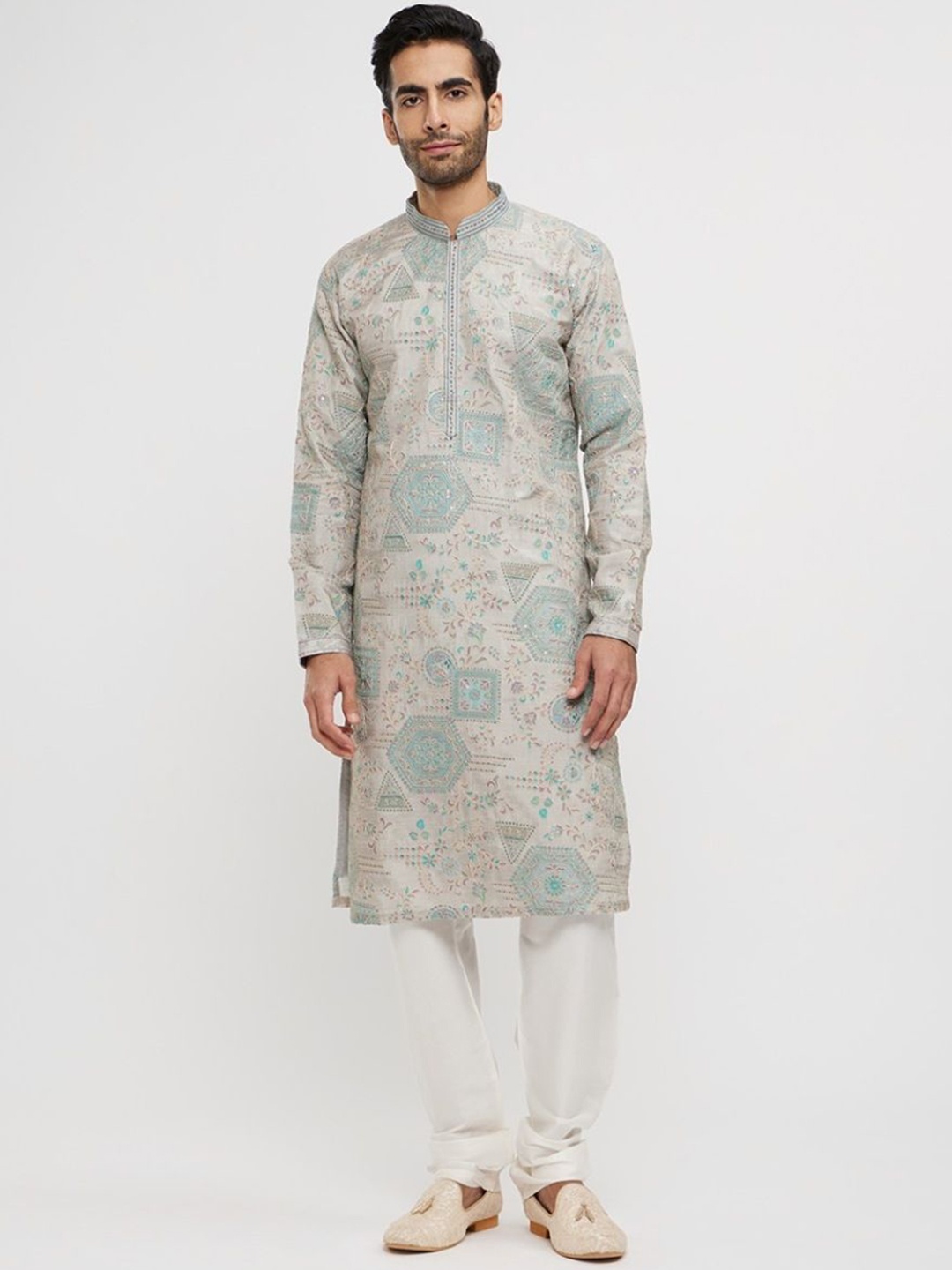 

Twamev Men Embroidered Regular Sequinned Kurta with Churidar, Green