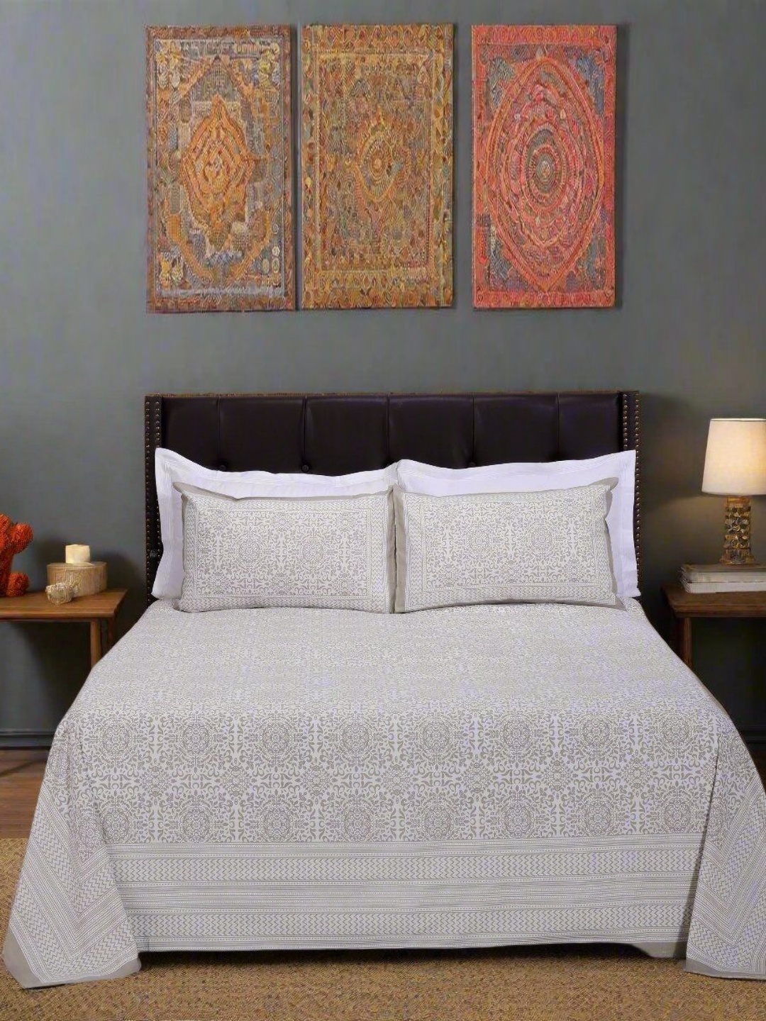 

SHAHENAZ Beige & White Floral Cotton 120 TC Queen Bedsheet with 2 Pillow Covers