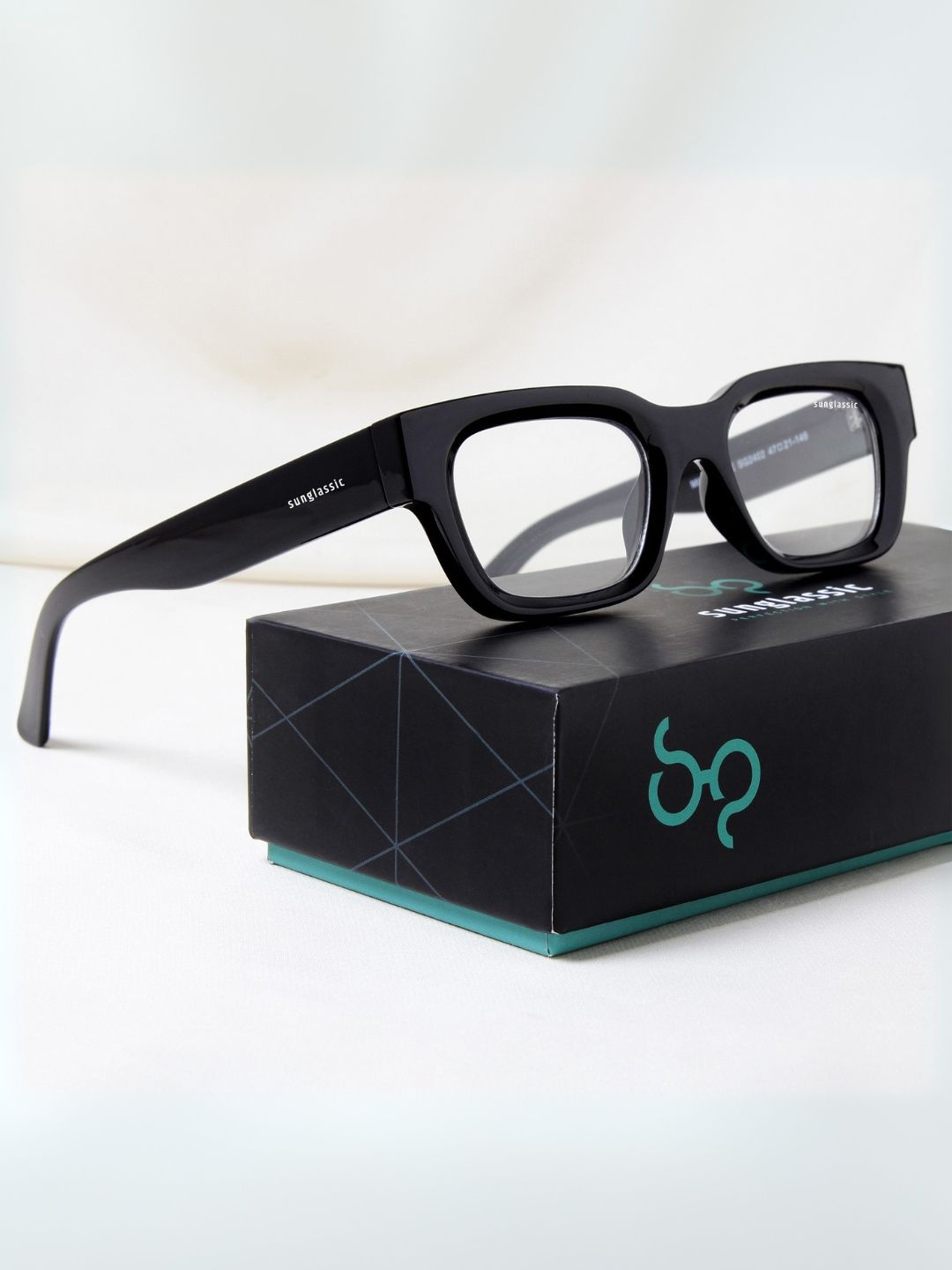 

SUNGLASSIC Unisex Square Sunglasses with UV Protected Lens, Transparent
