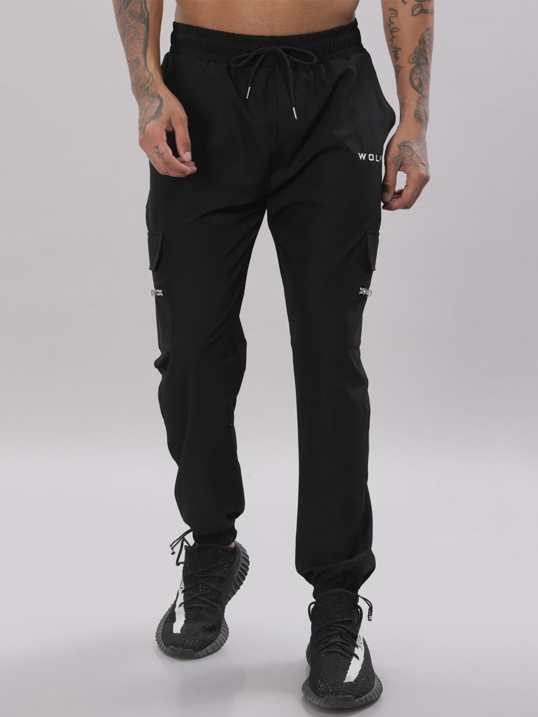 

WOLFIT ATHLEISURE Men Relaxed Fit Mid-rise Joggers, Black