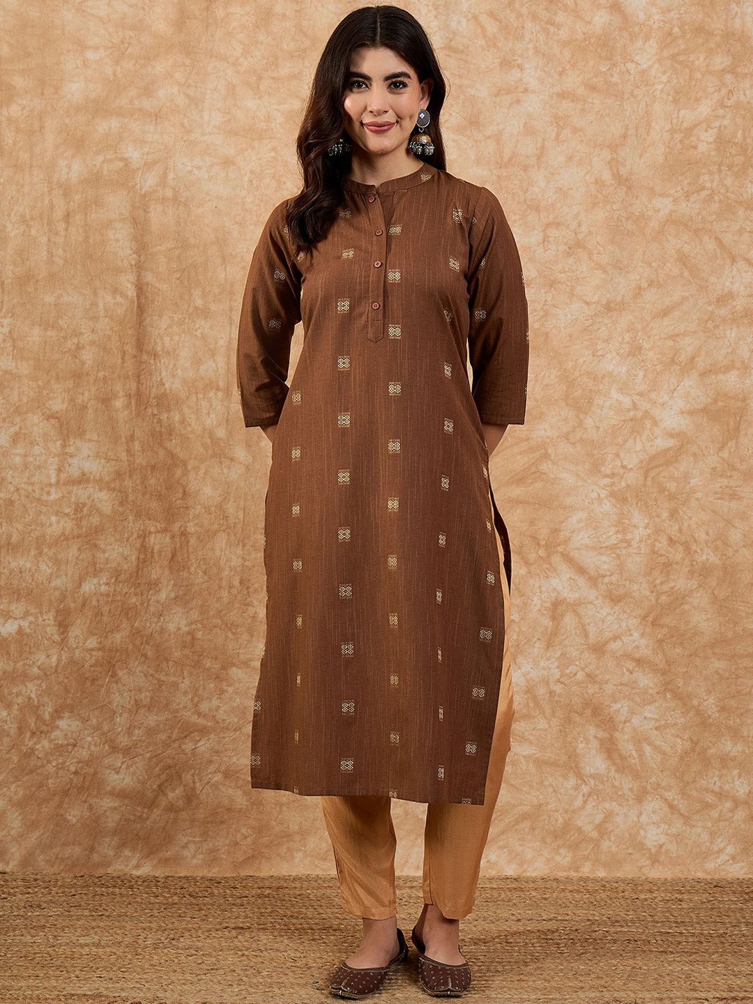

Anouk Women Ethnic Motifs Thread Work Kurta, Brown