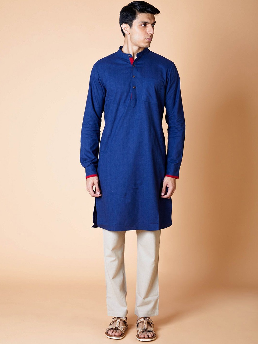 

Ekmatra Men Cold-Shoulder Sleeves Thread Work Khadi Handloom Kurta, Blue