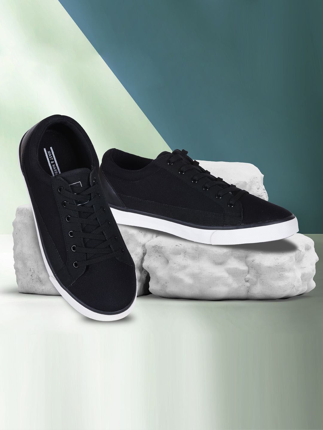 

Mast & Harbour Men Colourblocked Sneakers, Black
