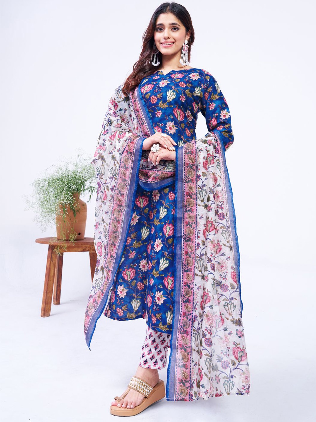 

Anouk Women Floral Printed Regular Kurta with Trousers & With Dupatta, Blue