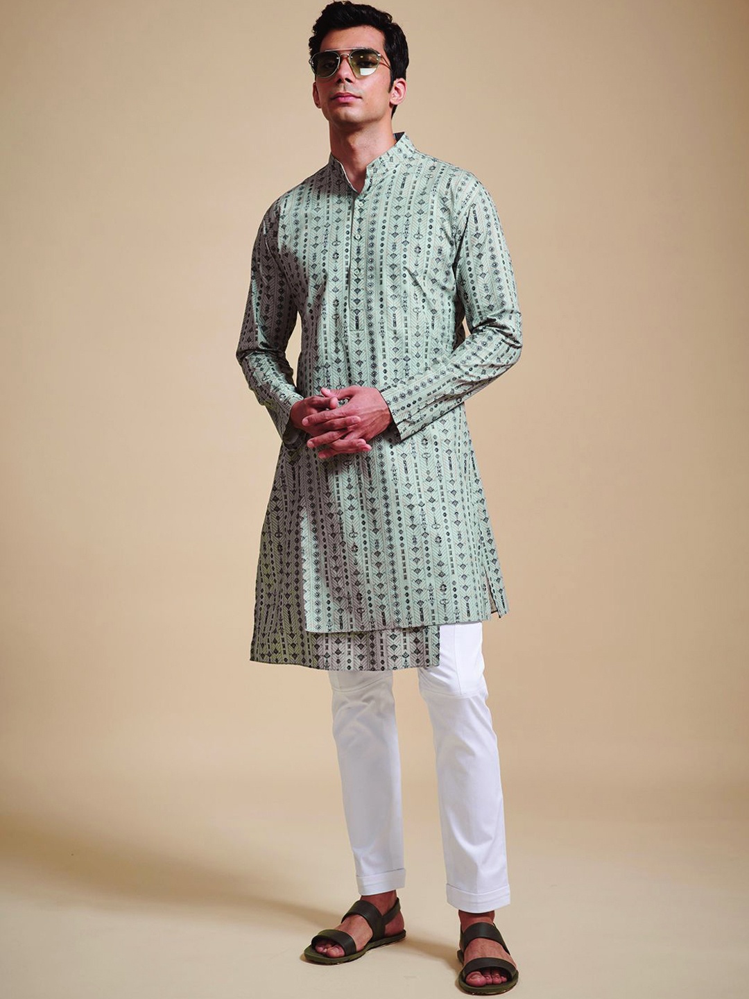 

RR Blue Men Thread Work Kurta, Teal