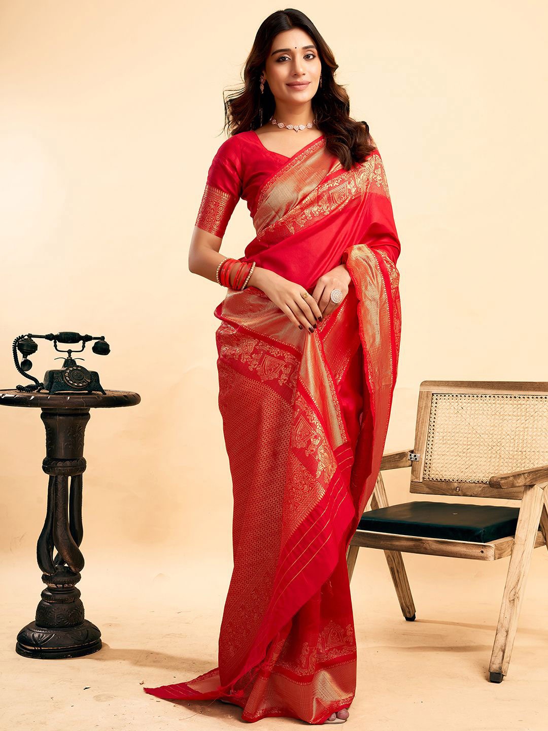 

KALINI Woven Design Zari Banarasi Saree, Red