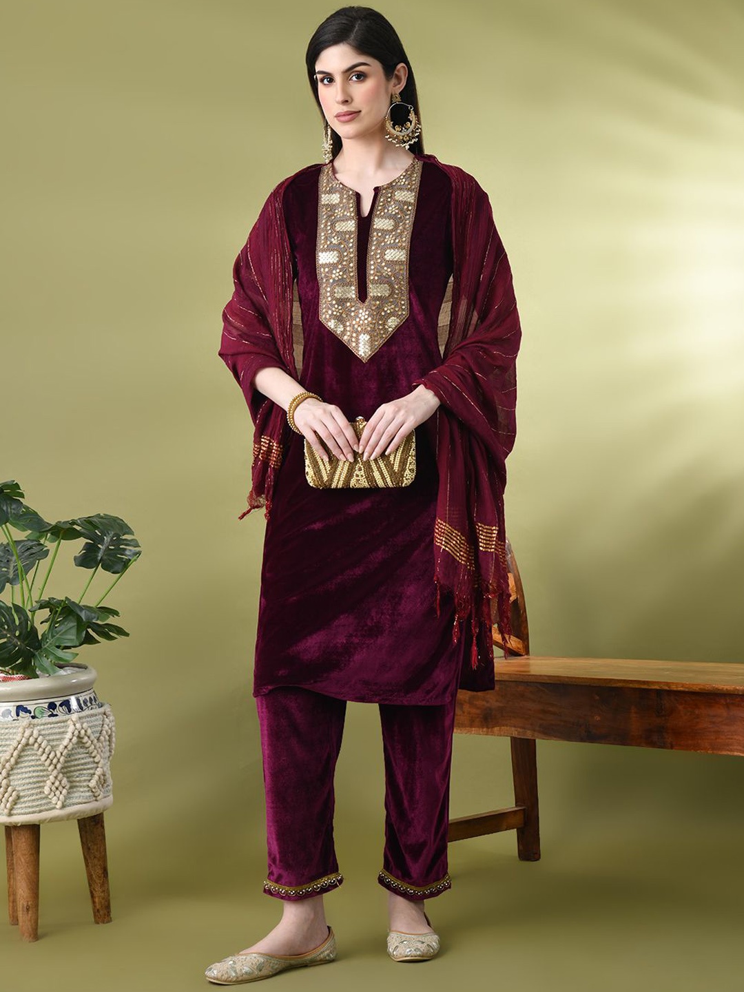 

Sangria Embroidered Kurta Palazzo & Dupatta Kurta Sets, Magenta