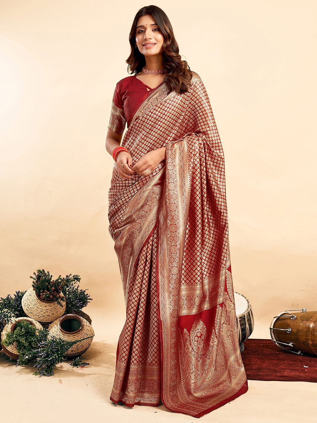

KALINI Woven Design Zari Banarasi Saree, Red