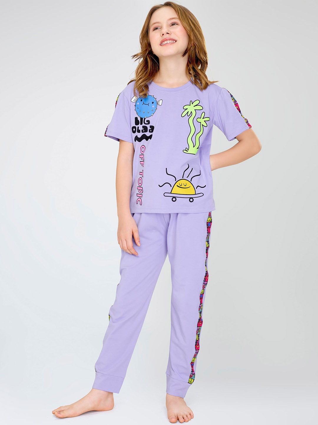 

Zeyo Girls Graphic Printed Night suit, Purple